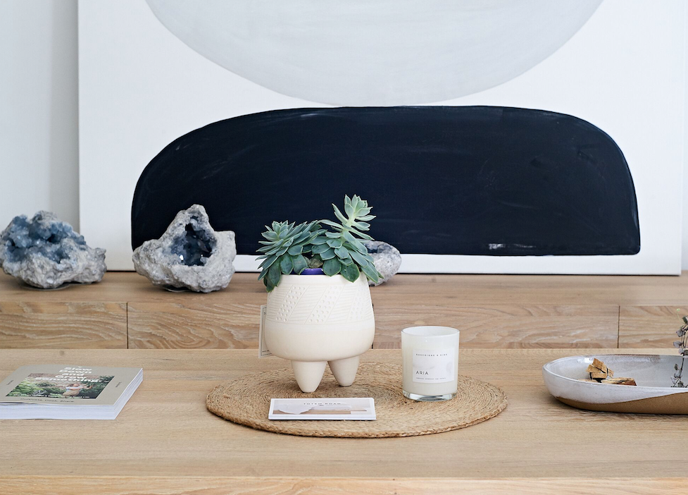 6 TIPS FOR CHOOSING A COFFEE TABLE TO SUIT YOUR LIVING ROOM