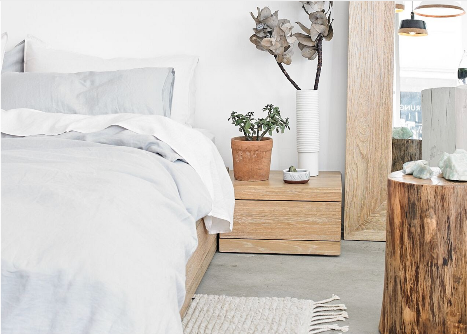 THREE TIMELESS BEDROOM LOOKS