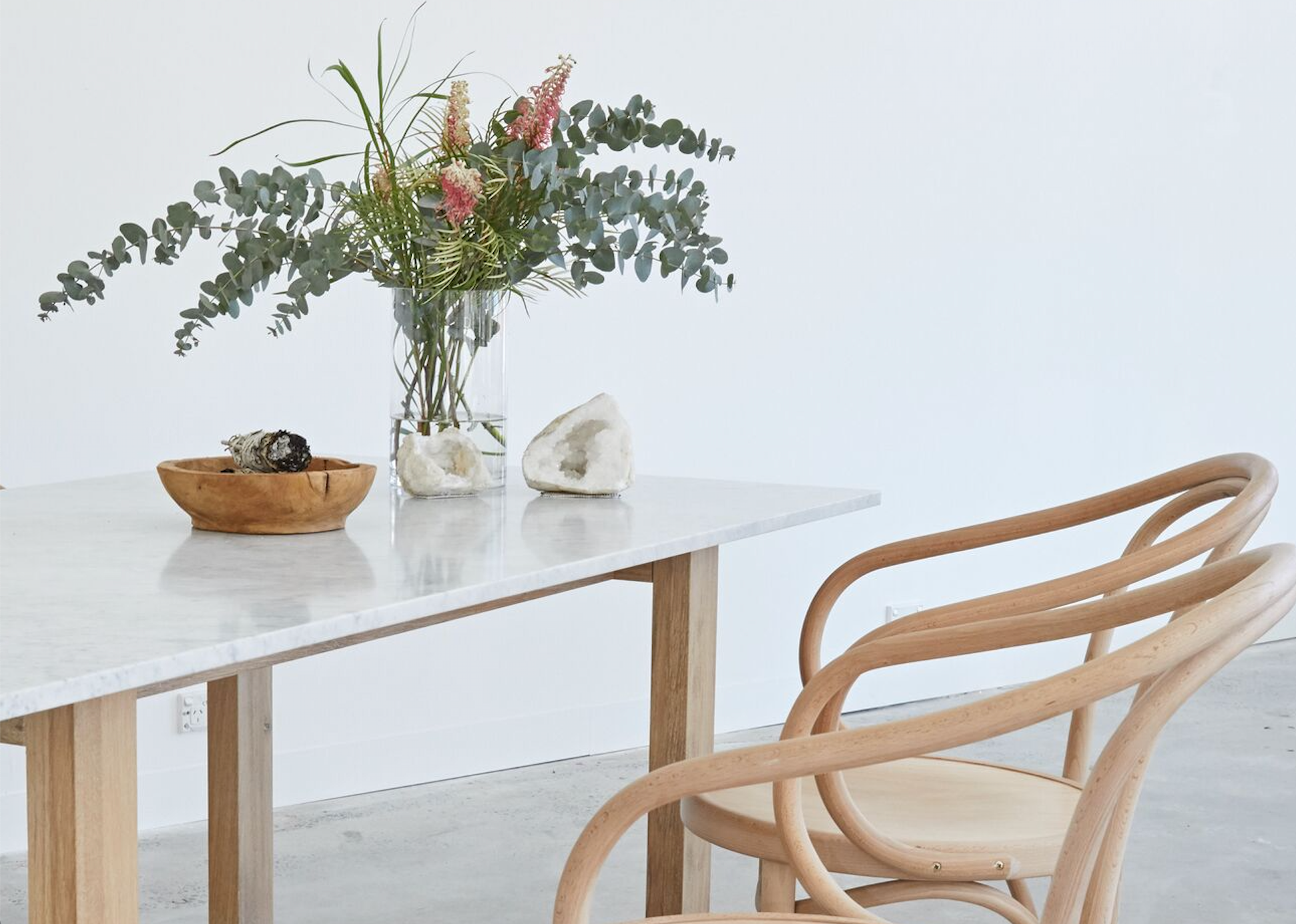 HOW TO CREATE A STYLISH HOME OFFICE SANCTUARY