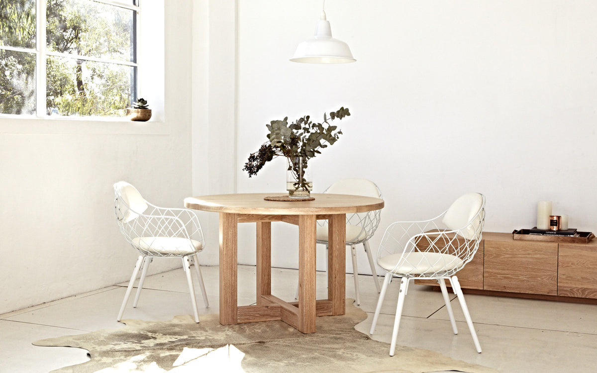 LUXA Round Dining Table
