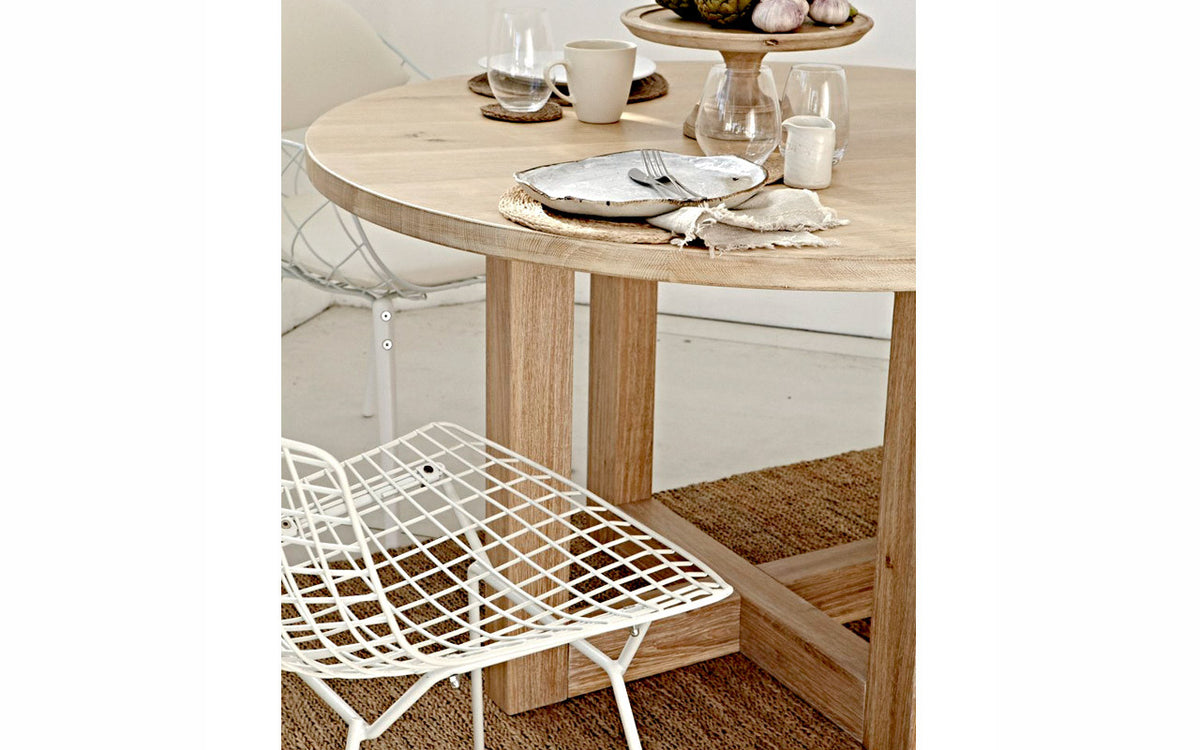 LUXA Round Dining Table