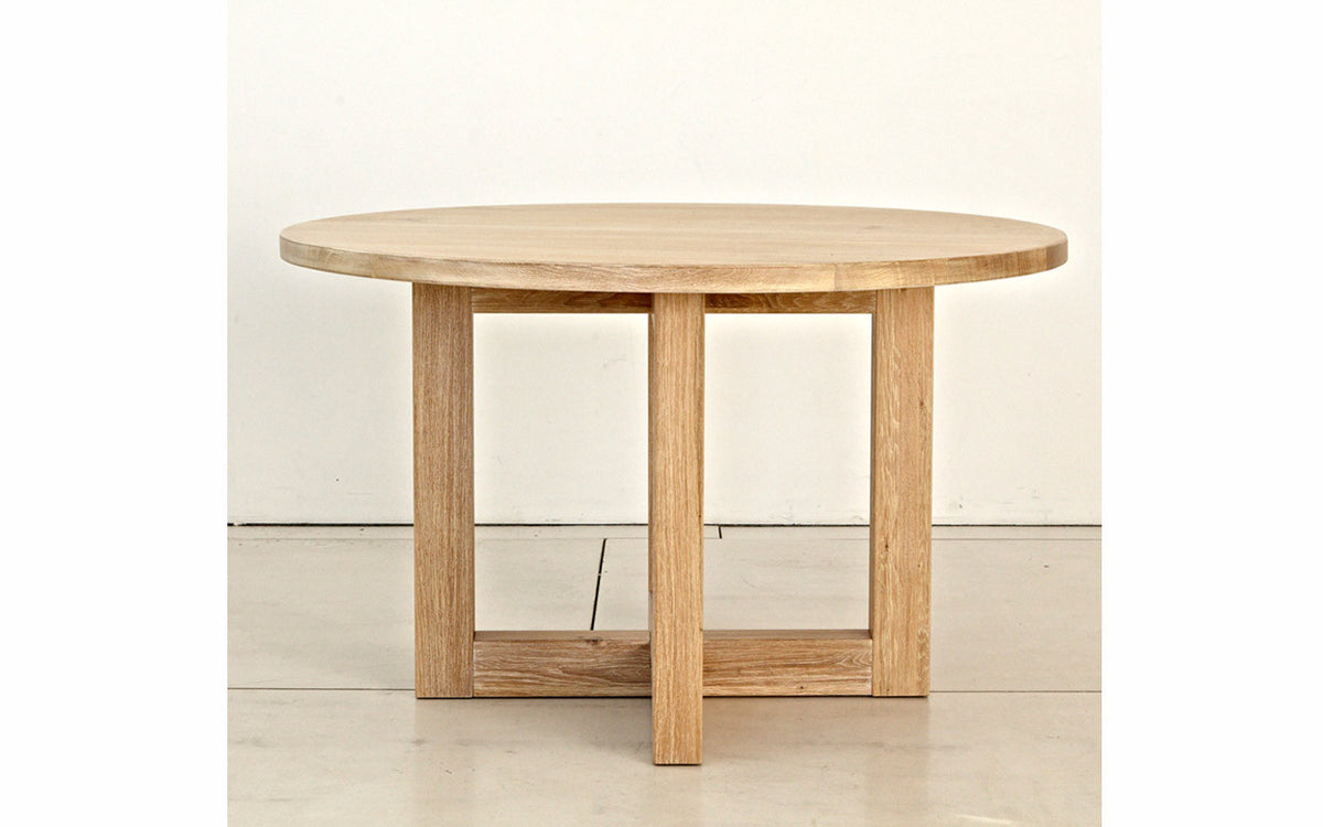 LUXA Round Dining Table