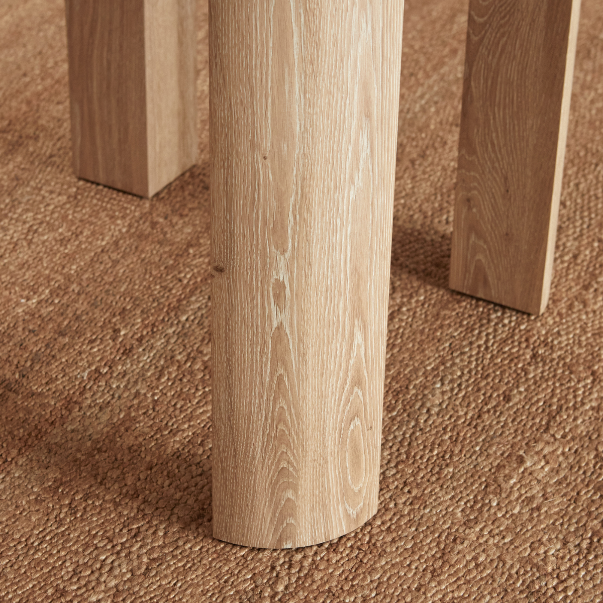 CORAL Round Dining Table