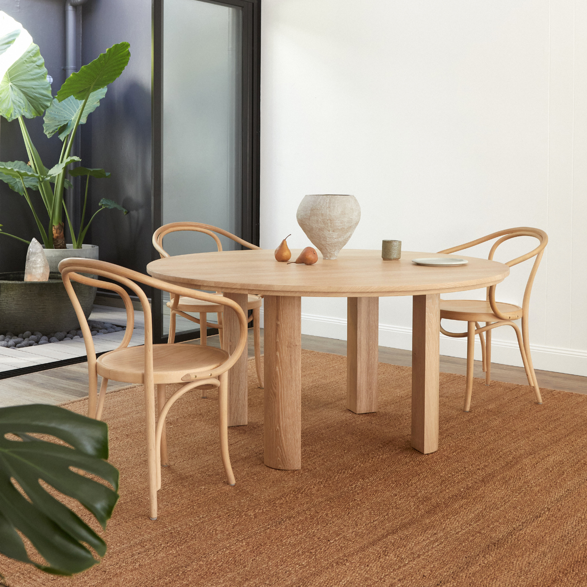 CORAL Round Dining Table