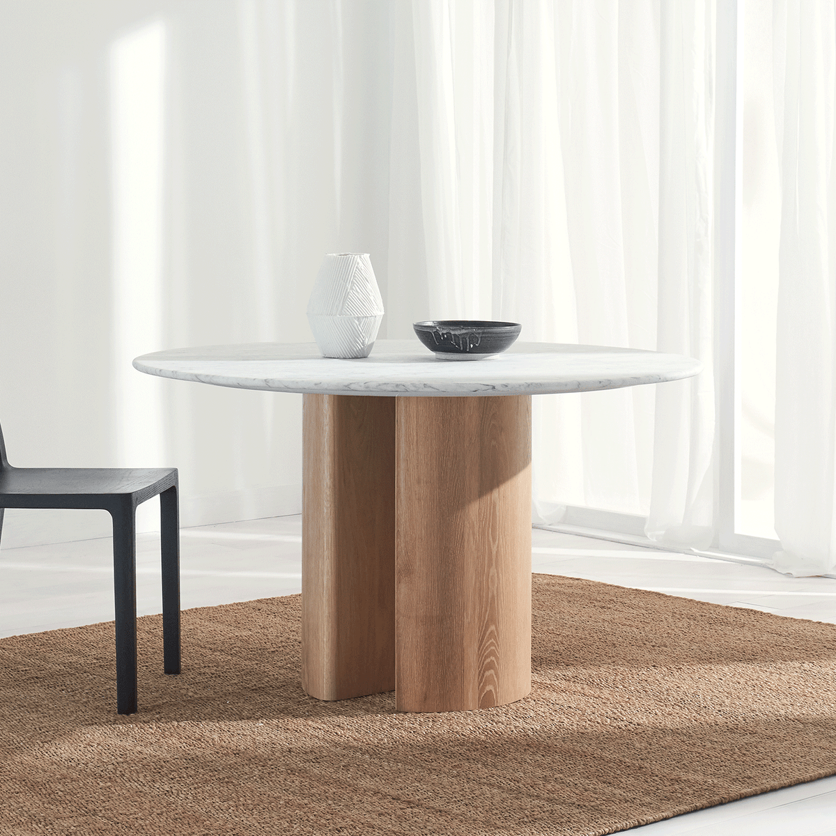 OSTARA Round Carrara Marble Dining Table