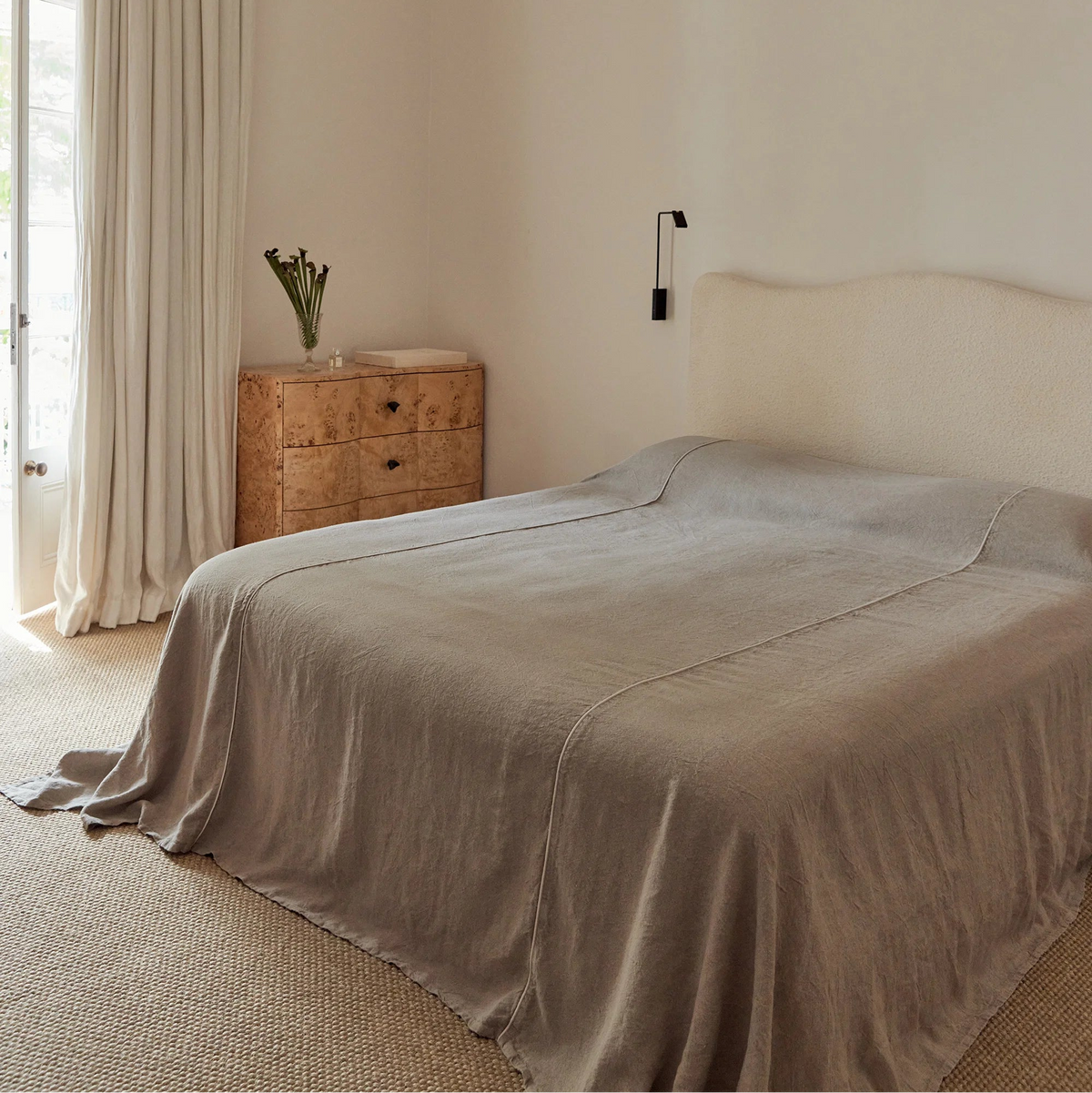 CHATEAU BEDCOVER | NATURAL/IVORY PIPING