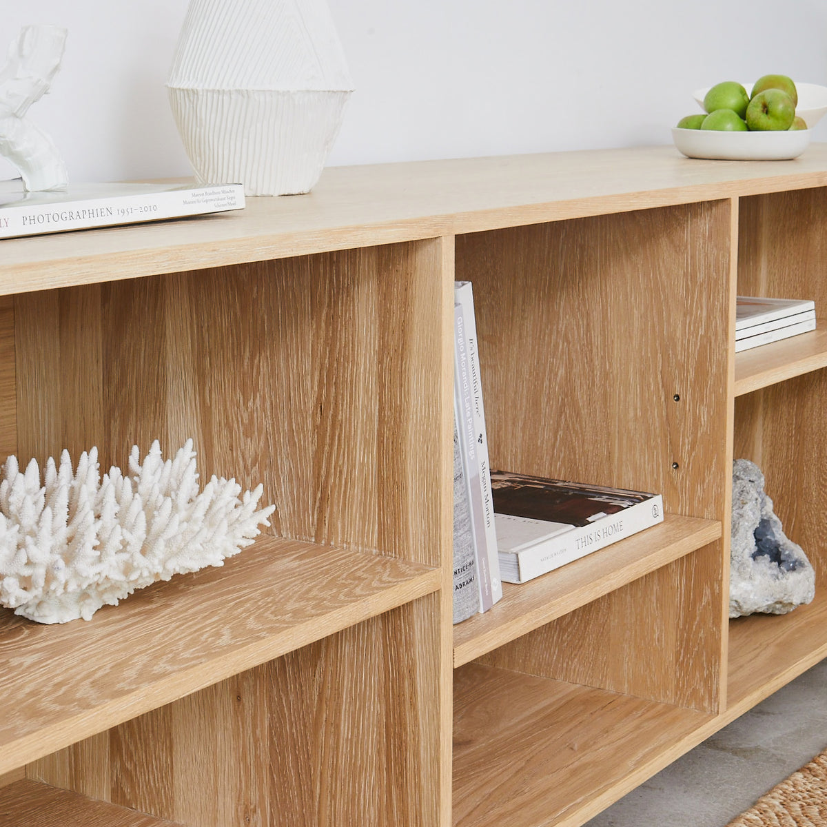 AVERY Bookshelf