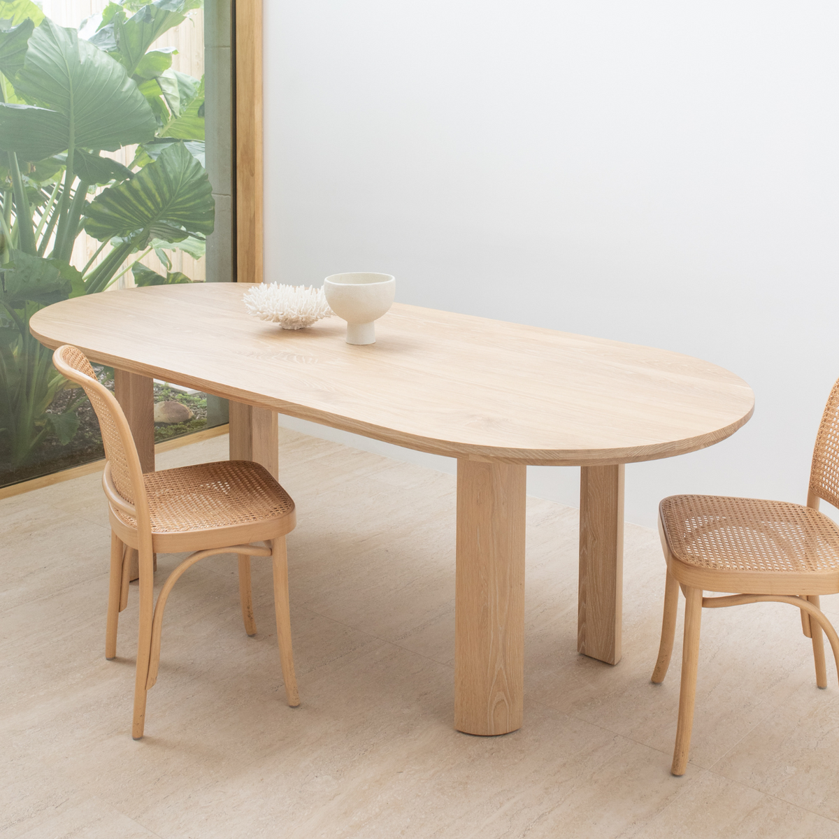 CORAL Oval Dining Table
